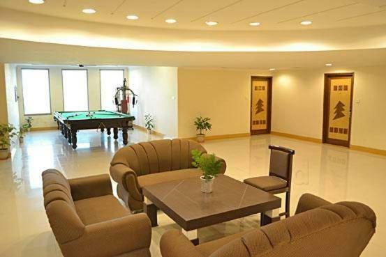 호텔 루드라 컨티넨탈 Rudrapur 외부 사진